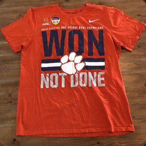 Clemson Tigers ~ Nike 2015 Orange Bowl Champions T-Shirt ~ Orange ~ Size Medium